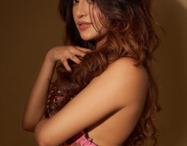 Shivangi Joshi का खूबसूरत अंदाज